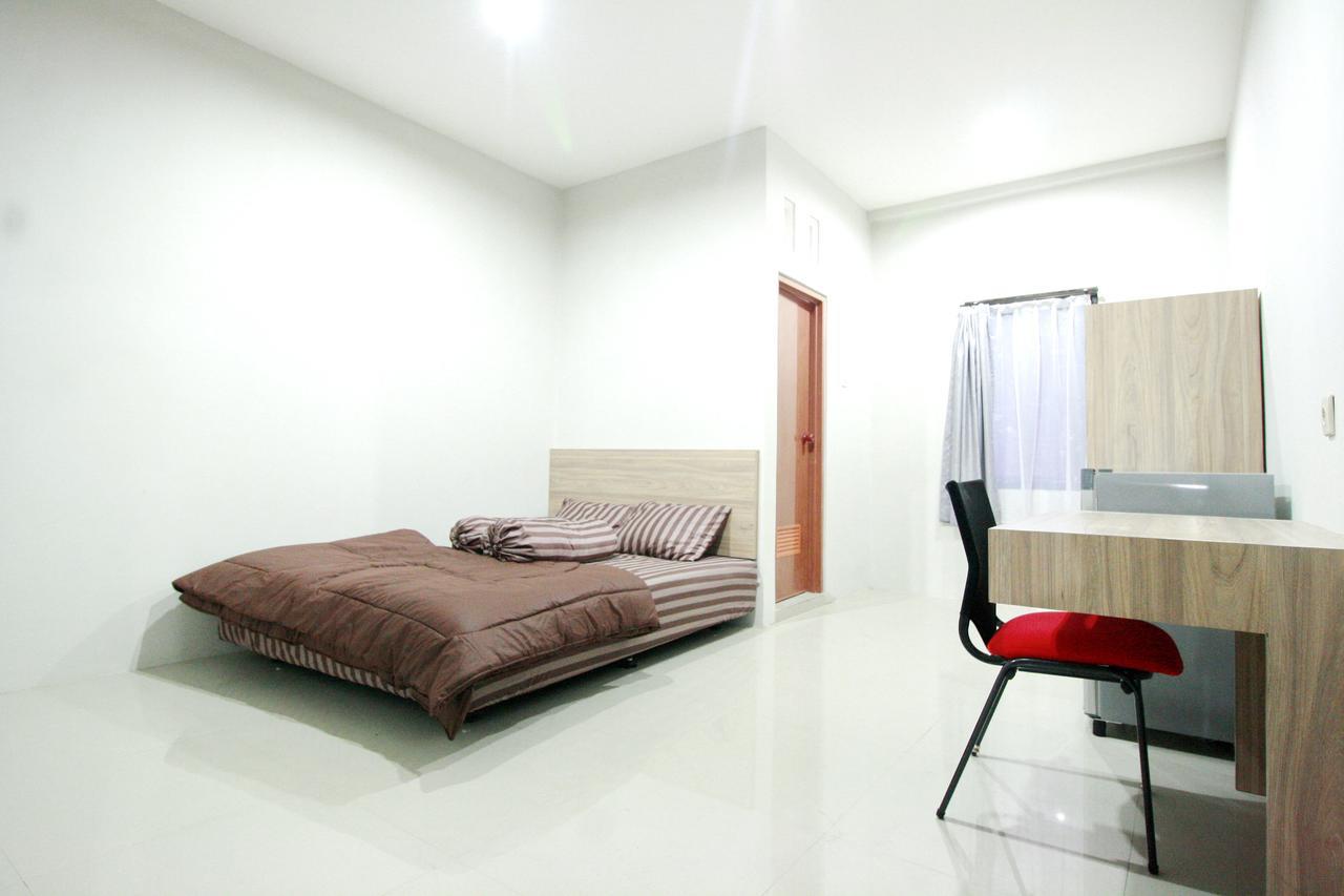 Dparagon Medokan Ayu Hotel Surabaya Luaran gambar